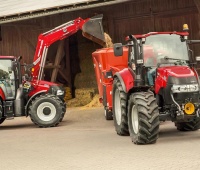 CaseIH_Luxxum_100_120_group_photo_farm_072016_DE_7208.jpg